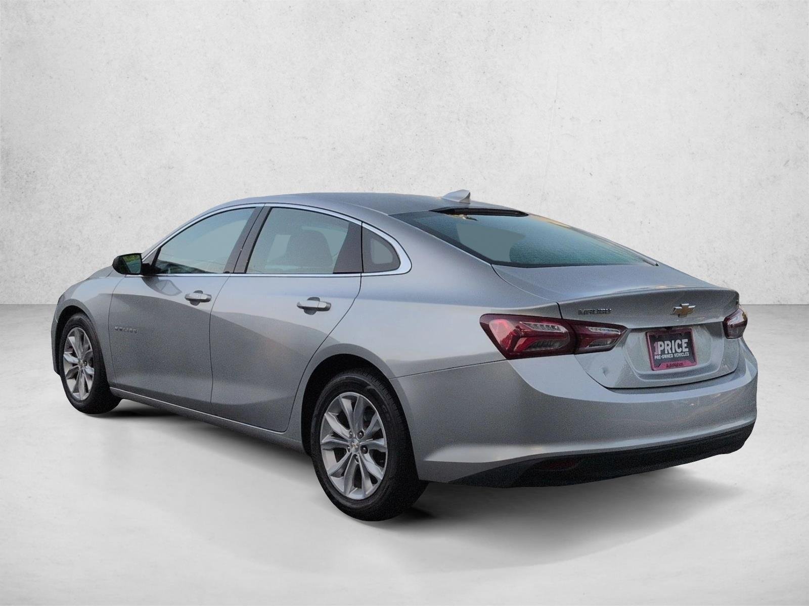 Used 2022 Silver Ice Metallic Chevrolet LT image 8