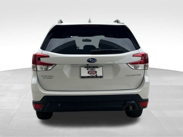 2023 Subaru Forester Premium photo 3