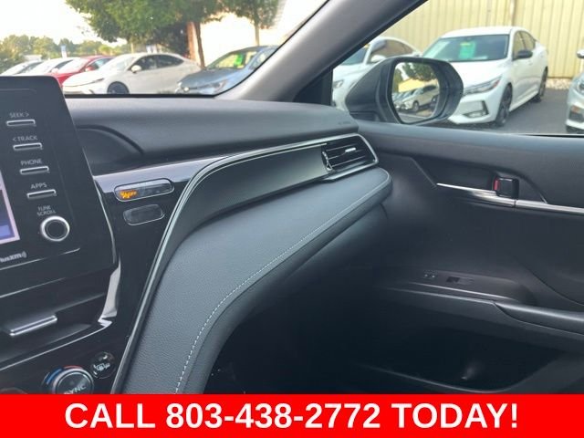 Used 2022 White Toyota SE image 27