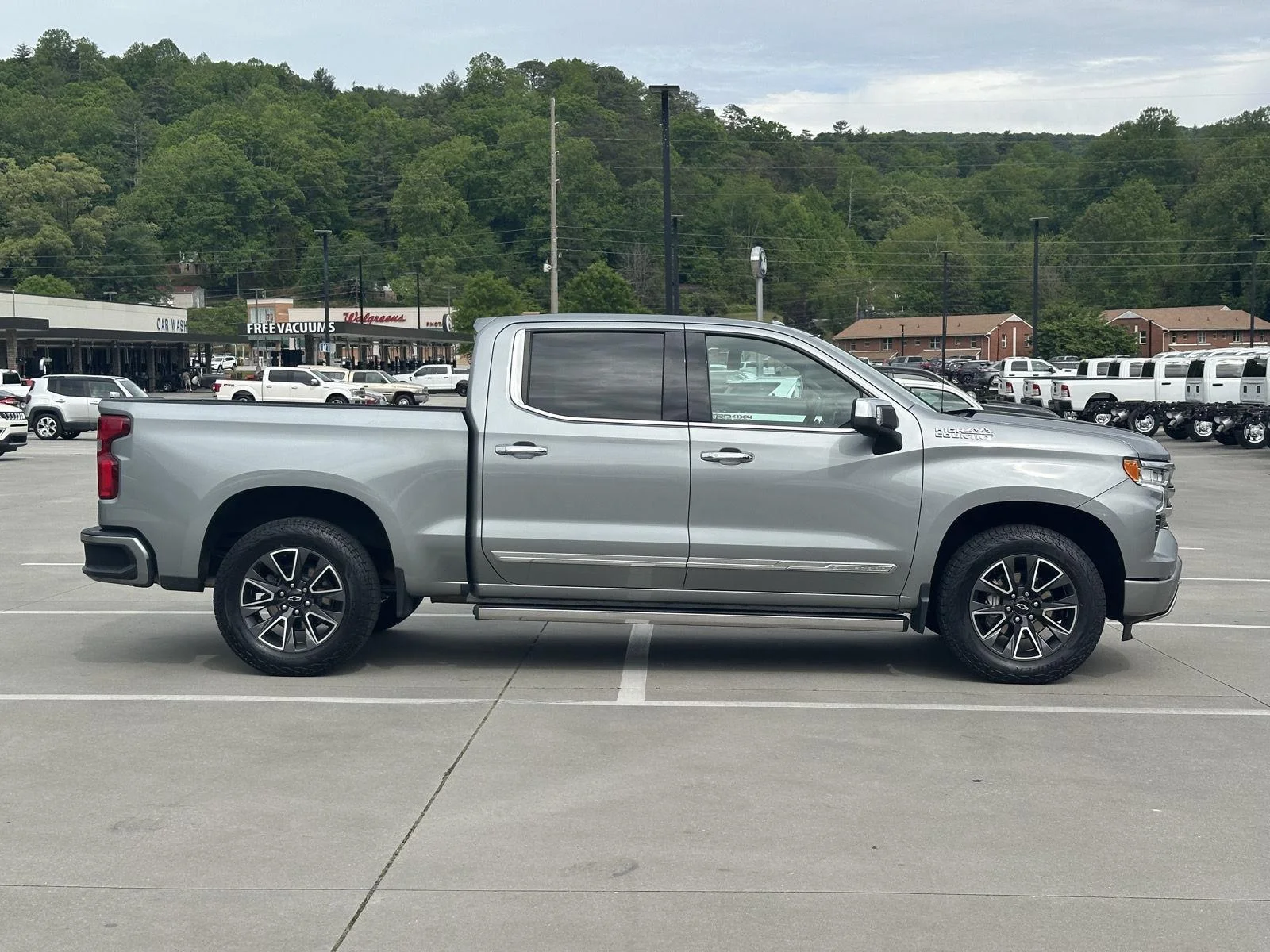 Used 2023 Sterling Gray Metallic Chevrolet High Country image 8