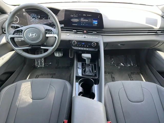 Used 2025 Red Hyundai SEL Sport image 17