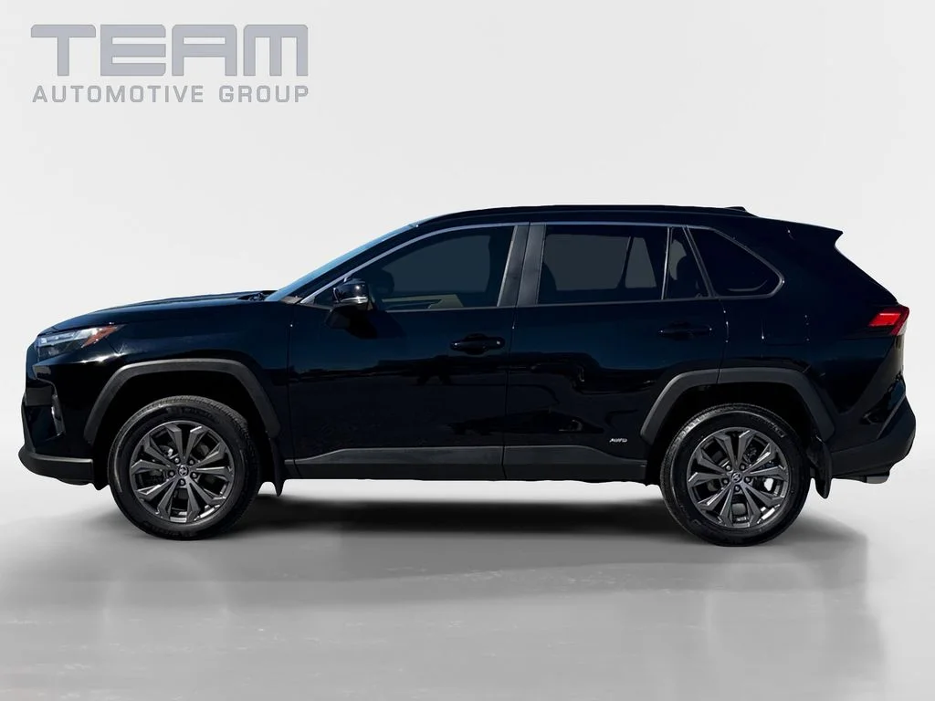 Used 2024 Black Toyota XLE Premium image 4