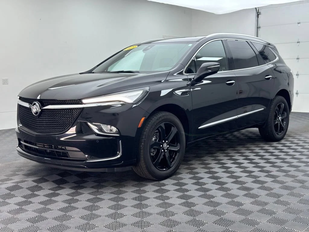 Used 2023 Ebony Twilight Metallic Buick Essence image 2