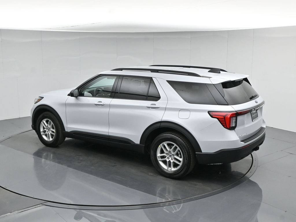 New 2026 Space White Metallic Ford Active image 43