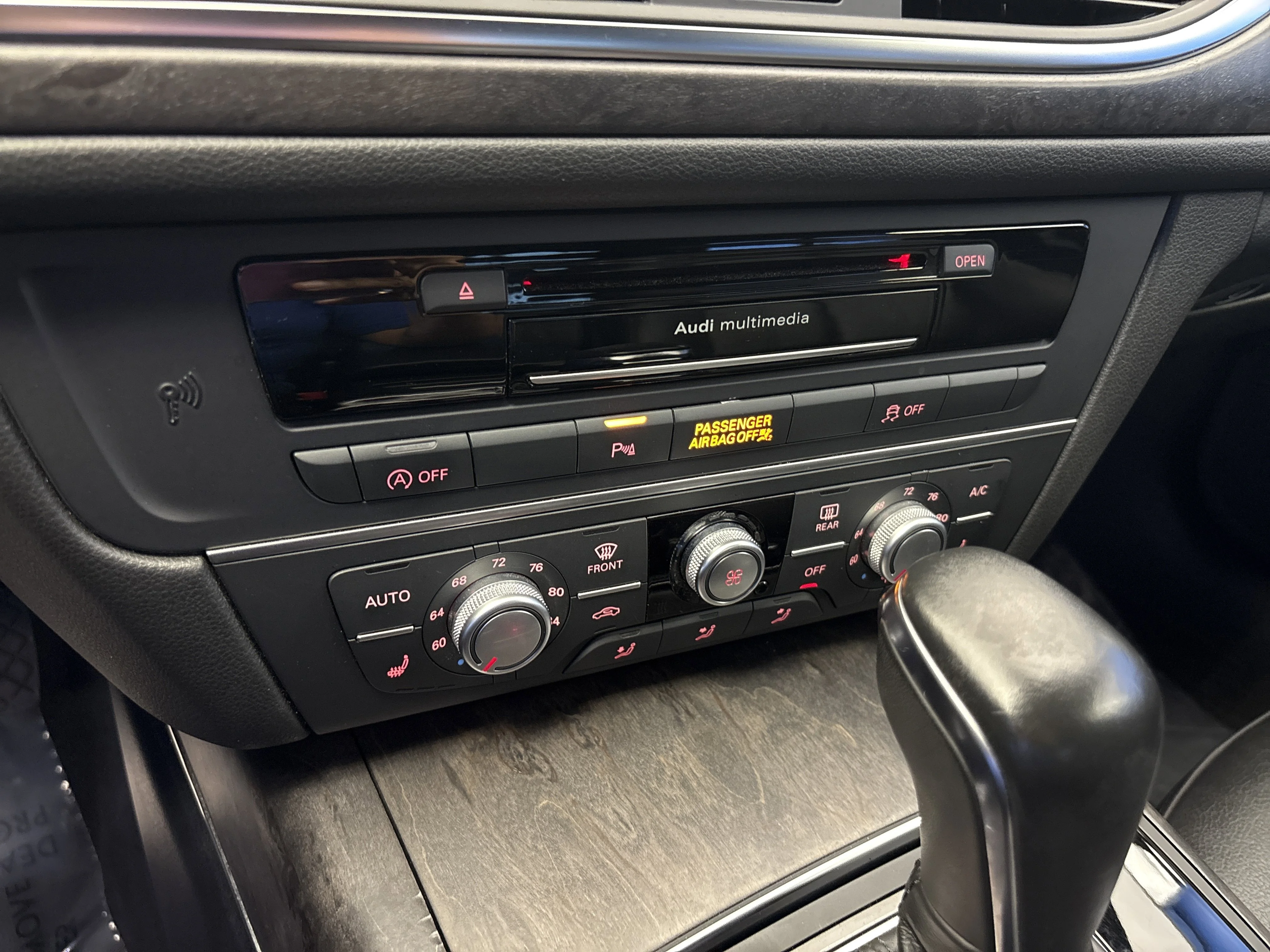 Used 2018 Moonlight Blue Metallic Audi Premium image 21