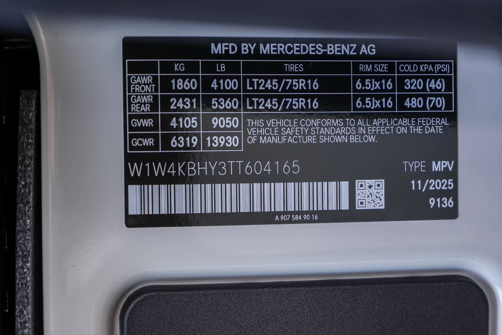 New 2026 Gray White Mercedes-Benz Crew 144WB High Roof RWD 2.0L I4 Diesel Turbo SO image 29