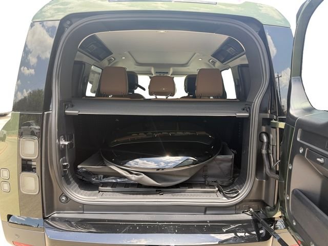 New 2026 Woolstone Green Land Rover S image 18