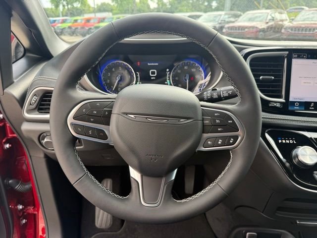 New 2027 Red Hot Pearl-Coat Exterior Paint Chrysler Select image 15