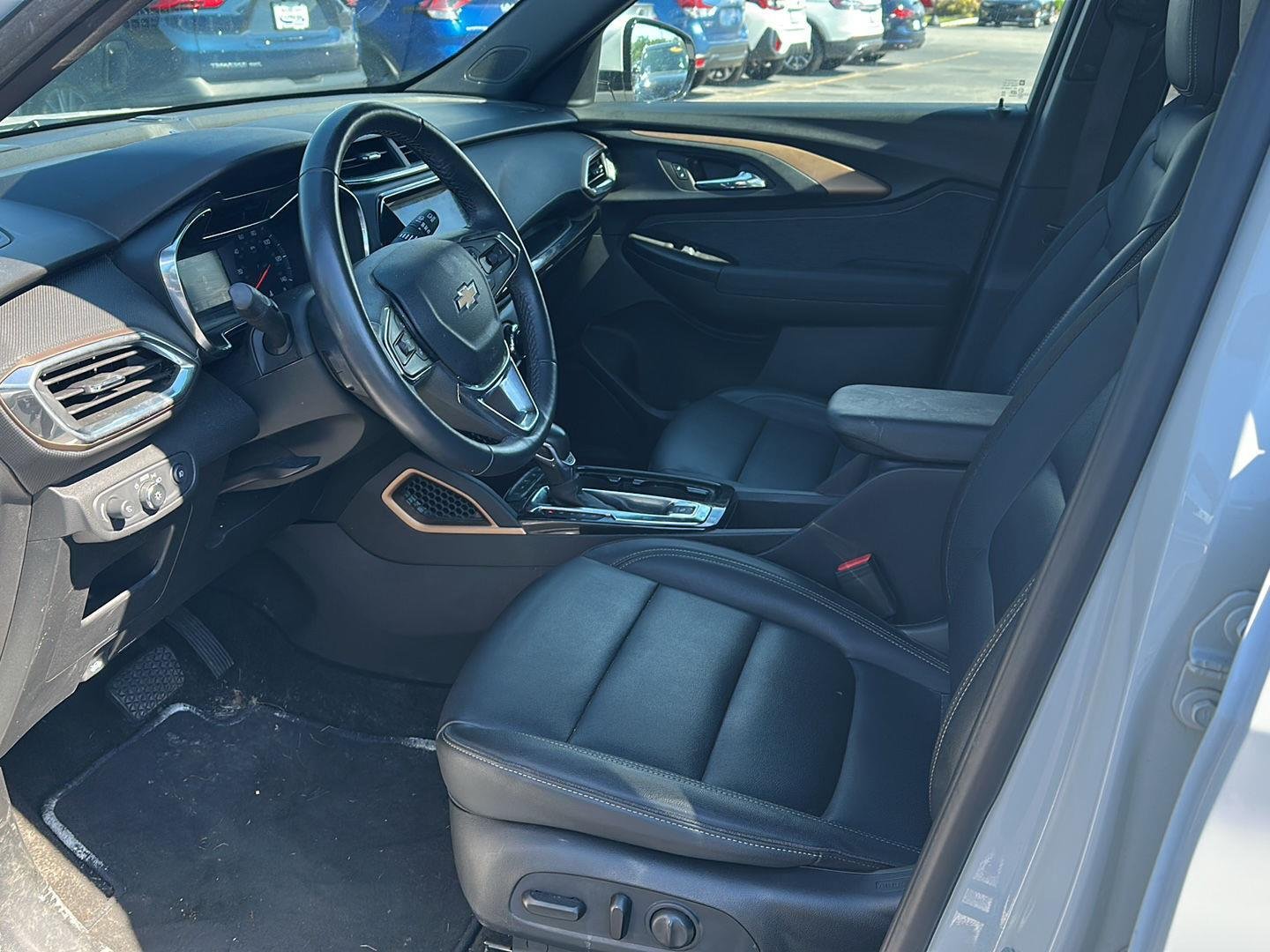 Used 2023 Summit White Chevrolet ACTIV image 7