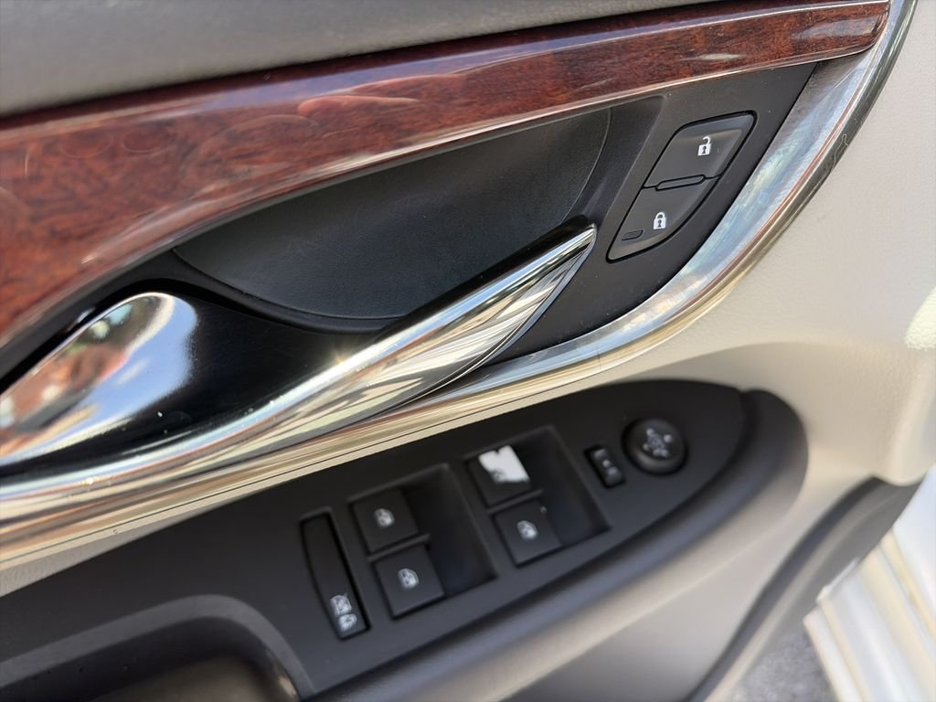 Used 2017 Silver Cadillac 2.0L Turbo Luxury image 19