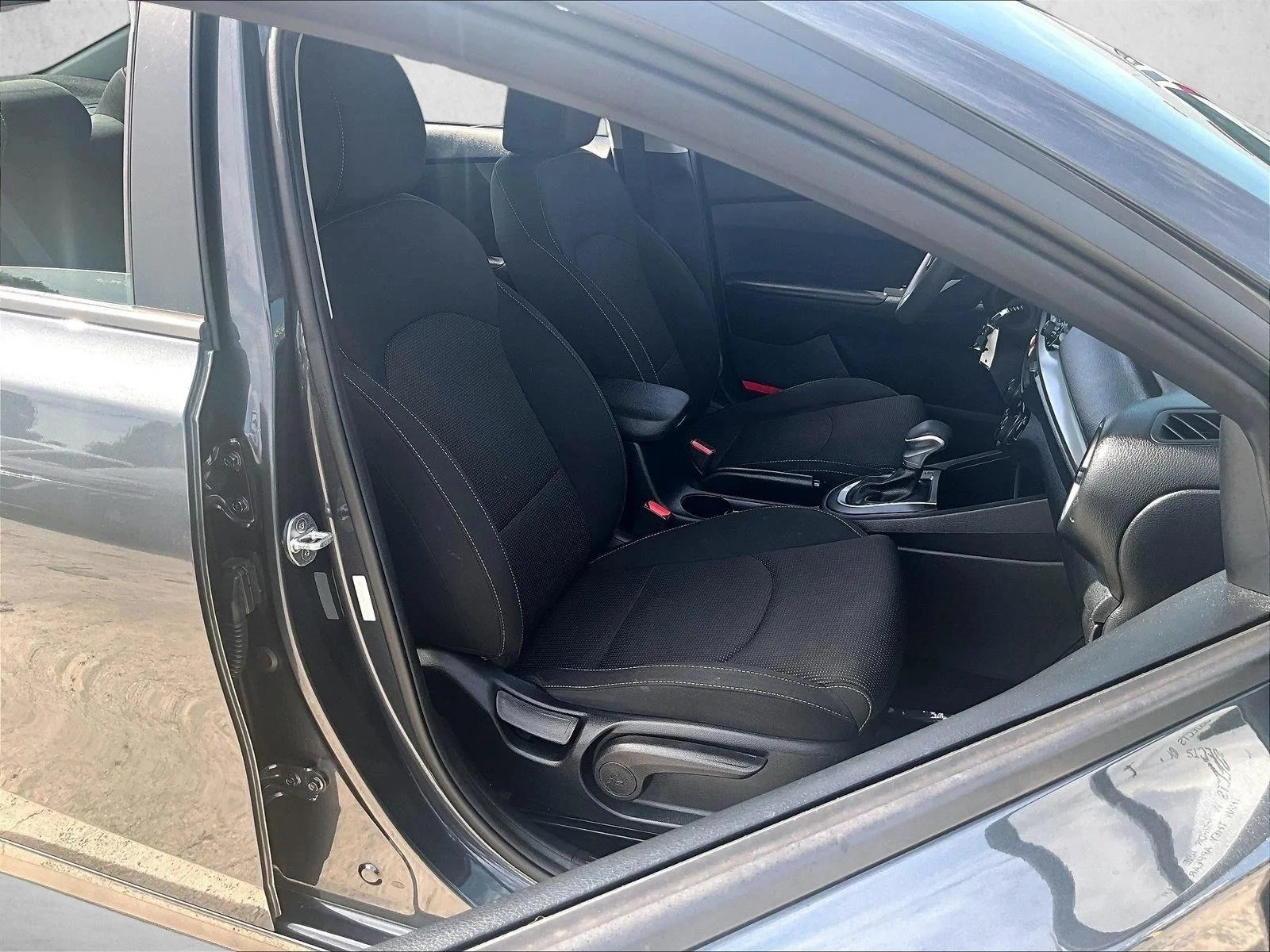Used 2019 Gravity Grey Kia LXS image 9