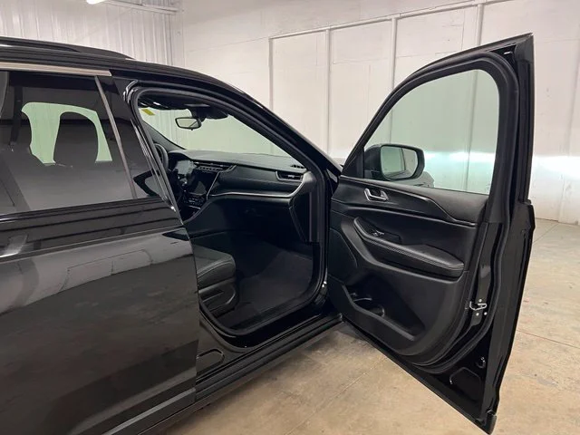 Used 2024 Black Jeep Laredo X image 17