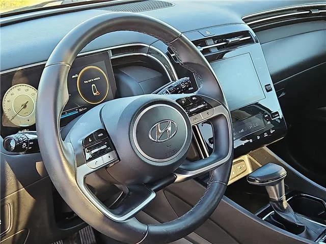 Used 2022 Silver Hyundai SEL Front-wheel Drive image 13