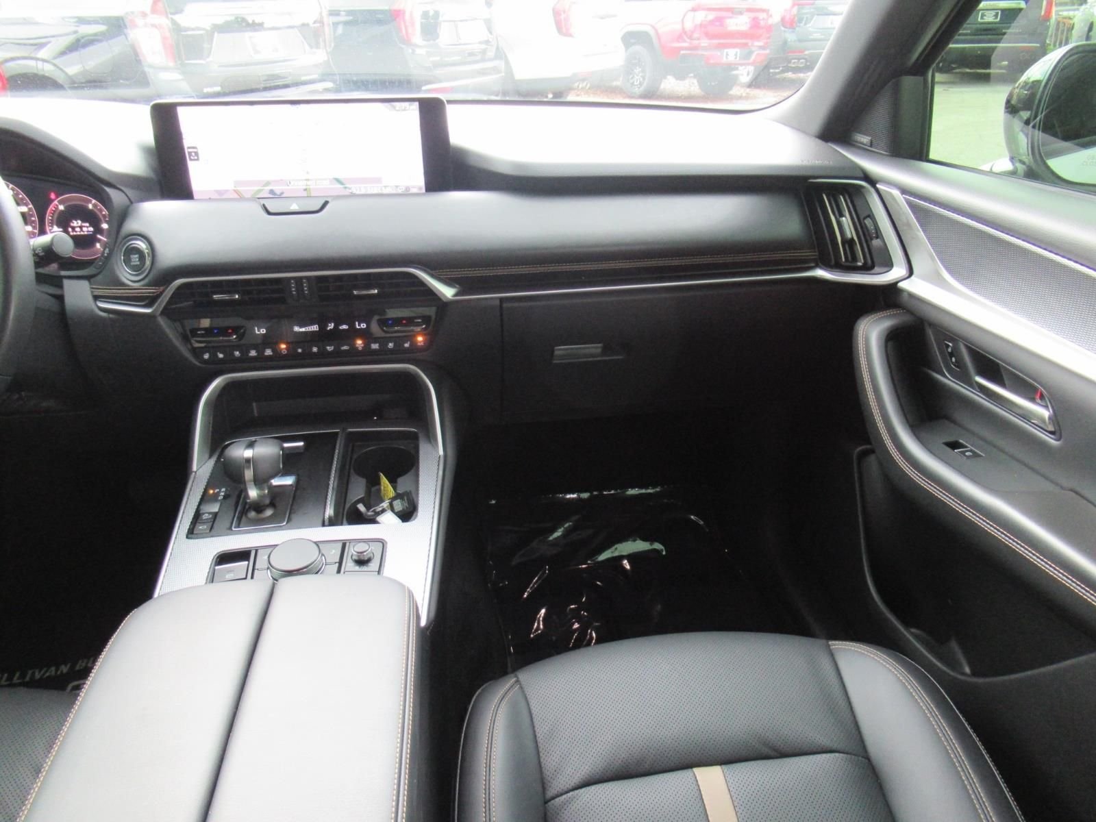 Used 2025 White Mazda 3.3 Turbo Premium Plus image 14