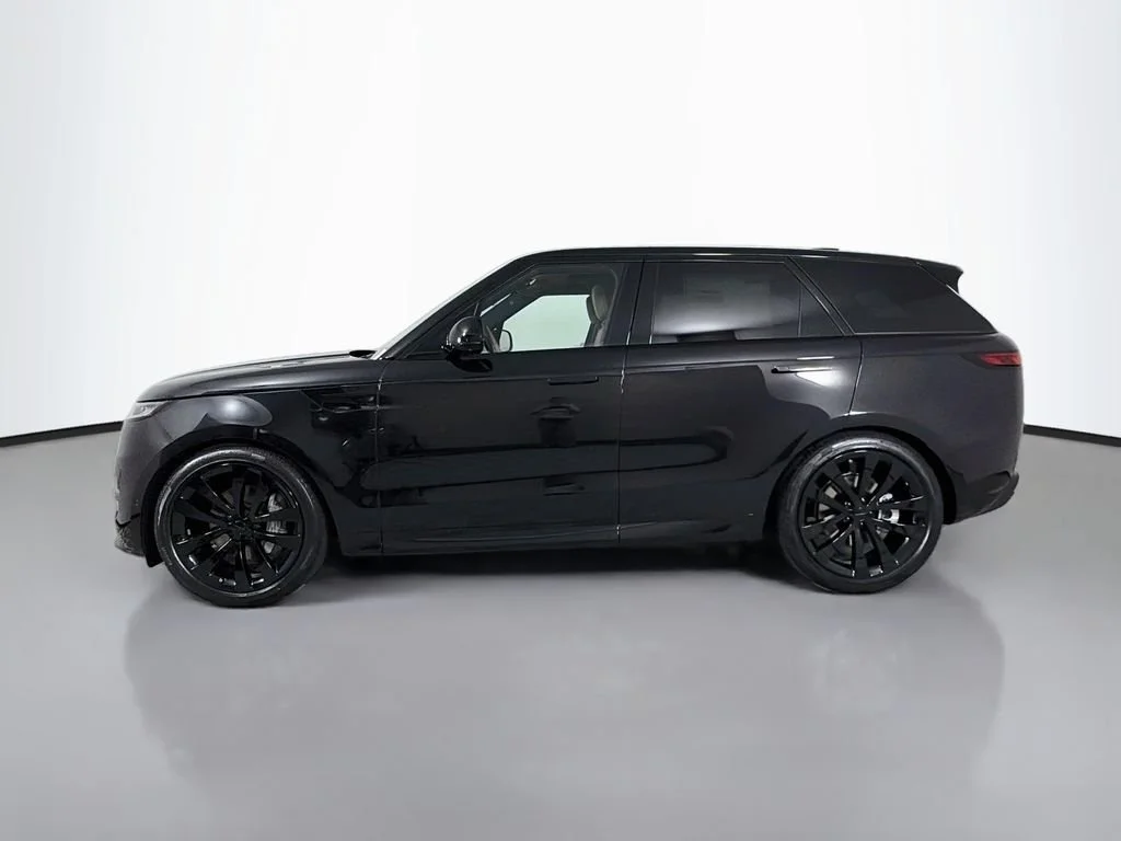New 2026 Santorini Black LAND ROVER Dynamic SE image 8