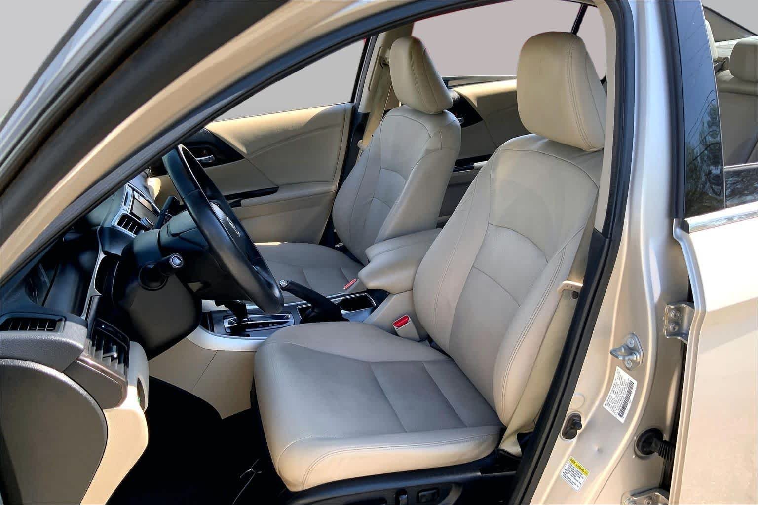 Used 2014 Alabaster Silver Metallic Honda EX-L image 6