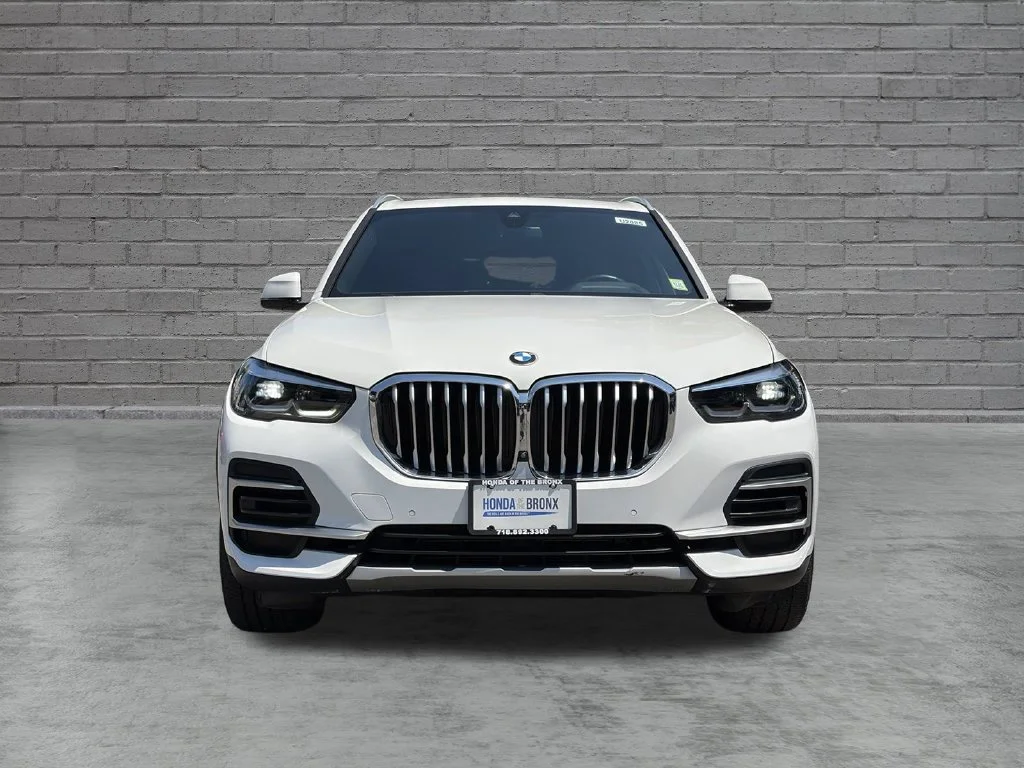 Used 2022 Alpine White BMW xDrive40i image 5