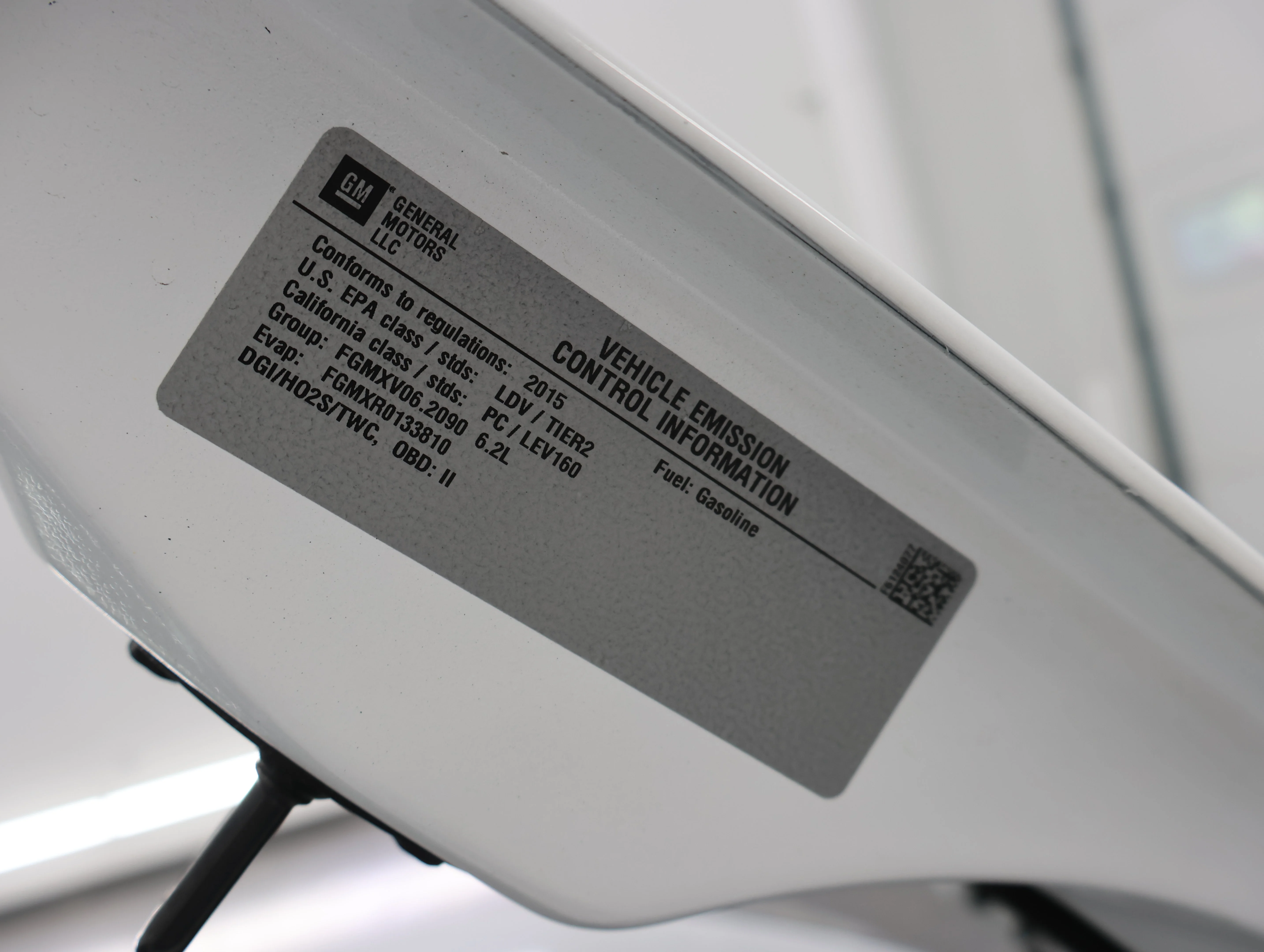 Used 2015 Arctic White Chevrolet Stingray Z51 image 18