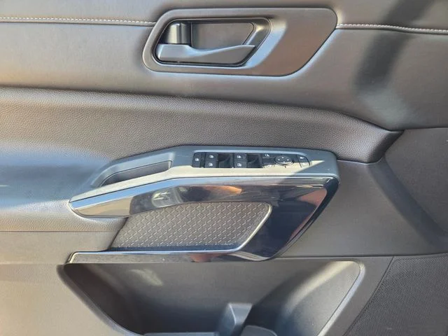 Used 2025 Silver Nissan SV image 39