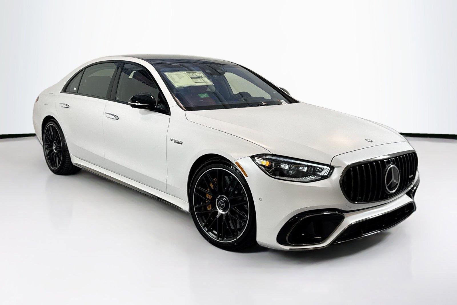 New 2026 Manufaktur Moonlight White Magno Mercedes-Benz AMG® S 63 E image 3