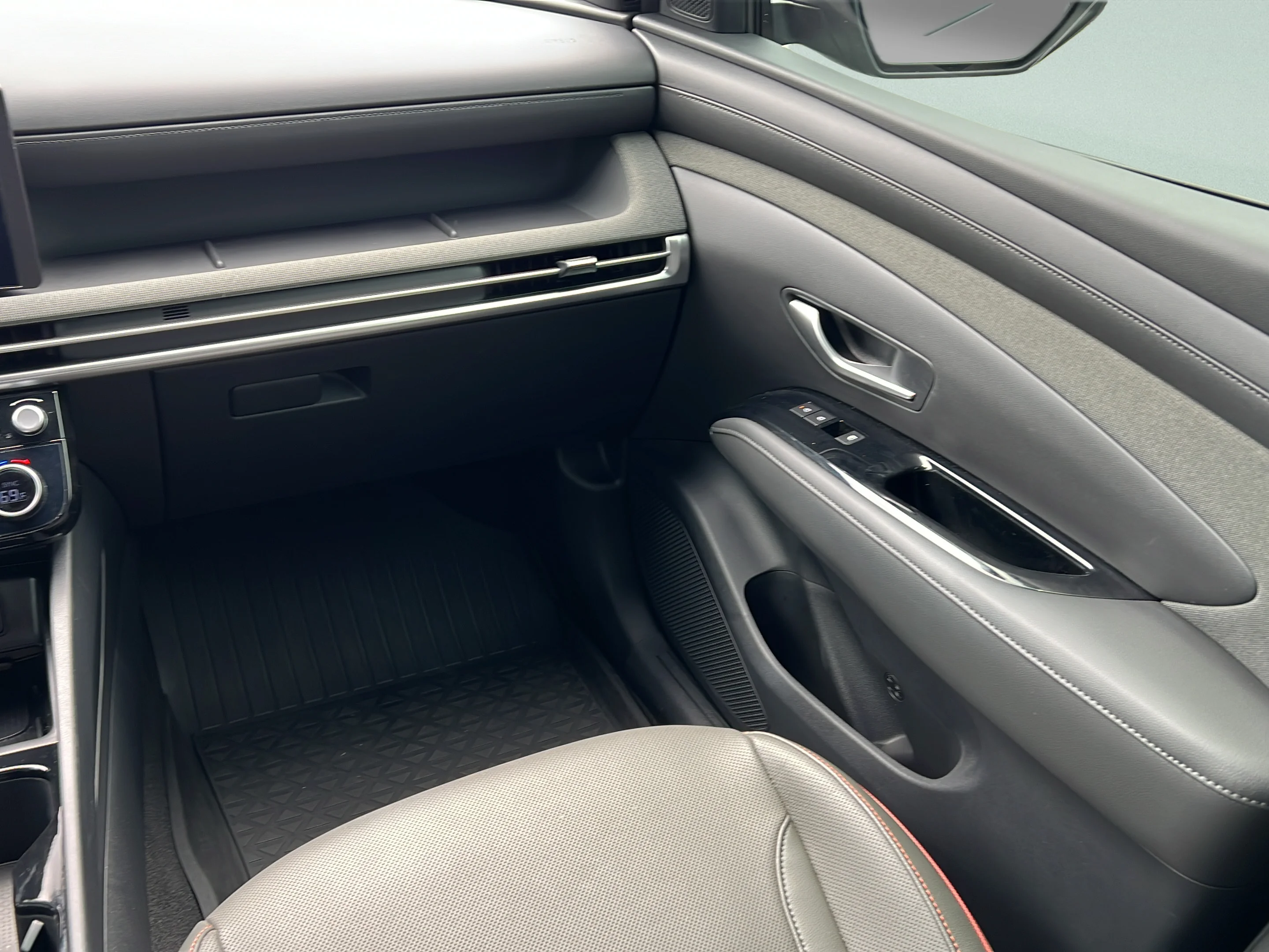 Used 2025 Sage Gray Hyundai Limited image 16