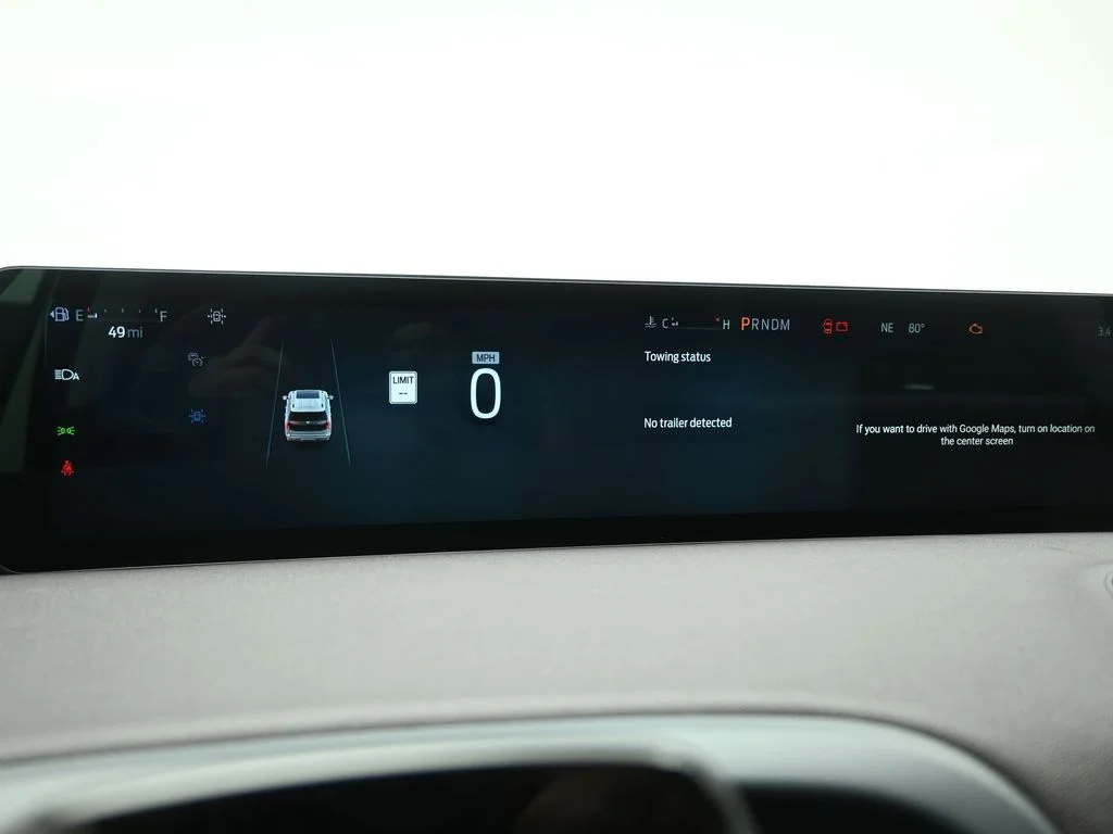 New 2025 Oxford White Ford Platinum image 13