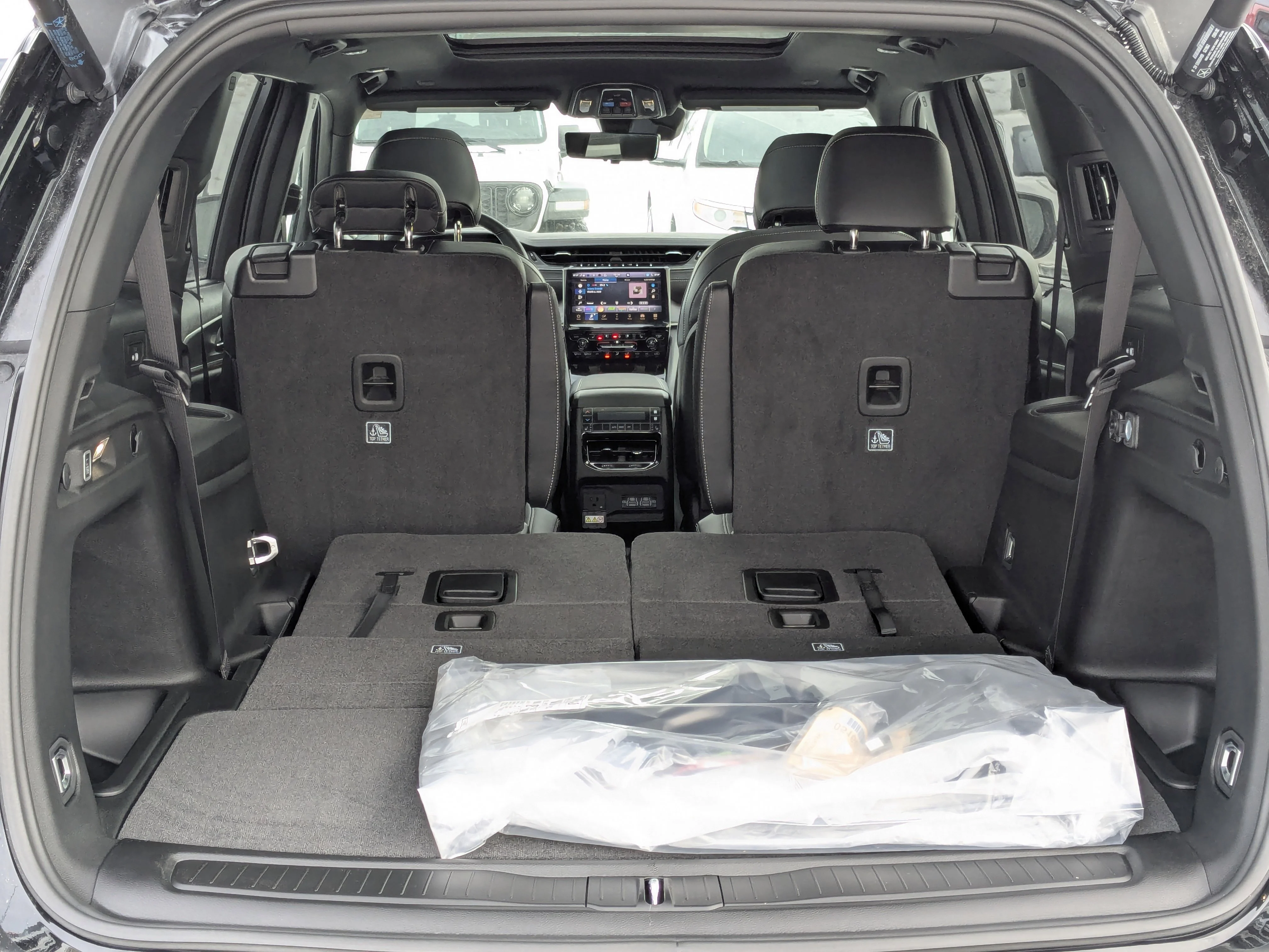 New 2025 Black Jeep Limited - - Dual-Pane Sunroof - Black Appearance - Luxury Tech II - Remote Start & tons more! image 33