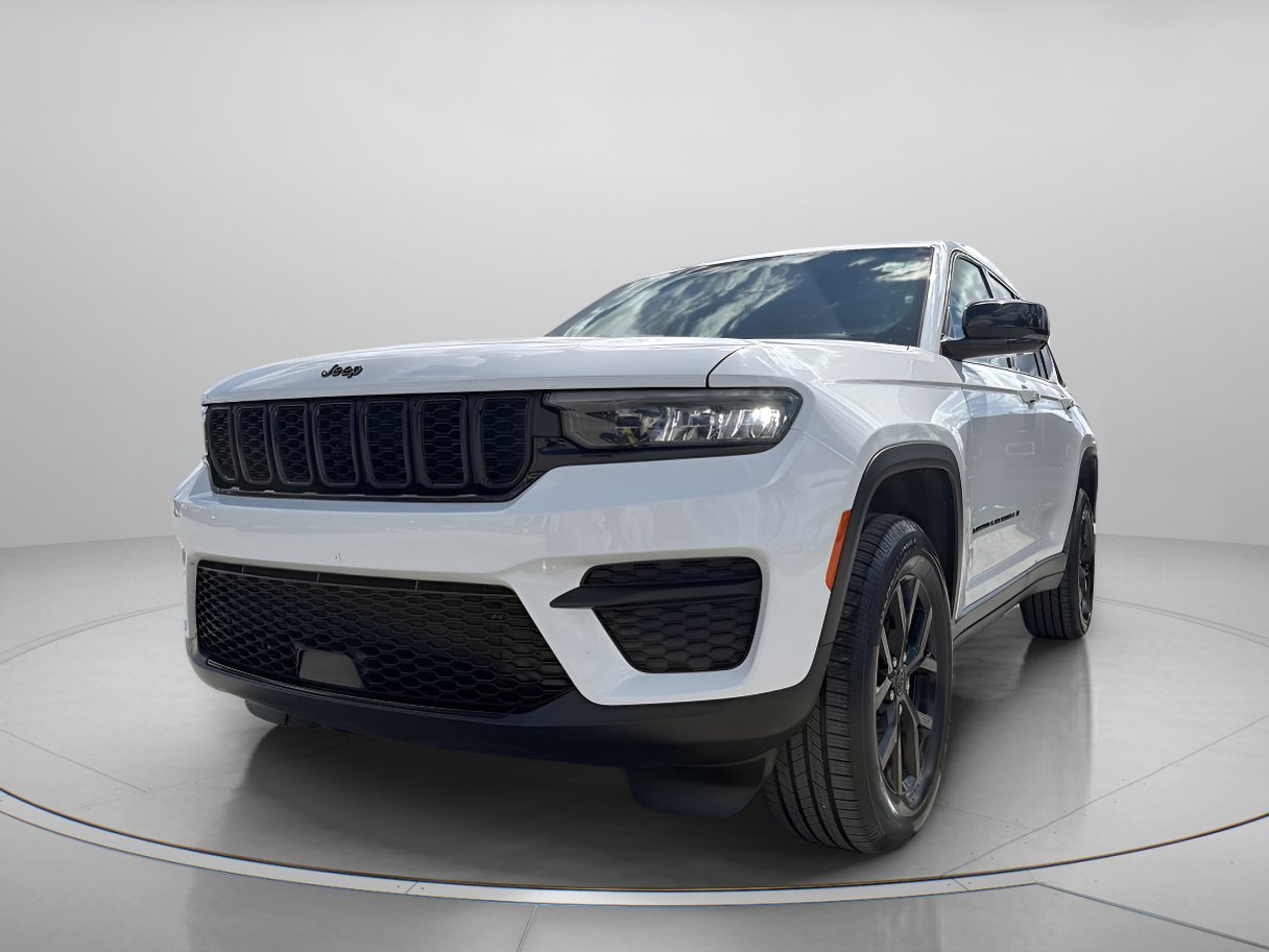 Used 2025 Bright White Clearcoat Jeep Altitude image 1
