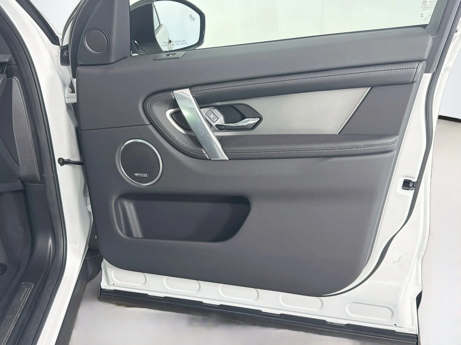 New 2026 Fuji White Land Rover Landmark image 33