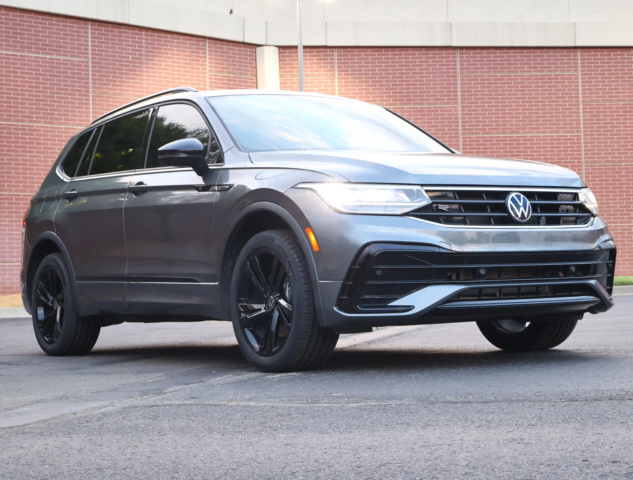 Used 2023 Gray Volkswagen SE R-Line Black image 1