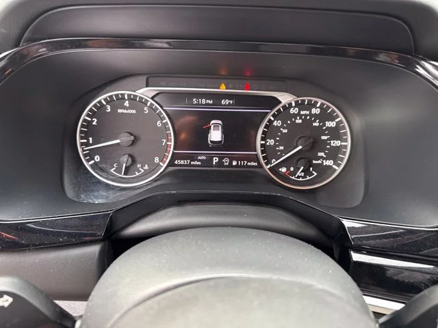 Used 2022 Pearl White Tricoat Nissan SV image 9