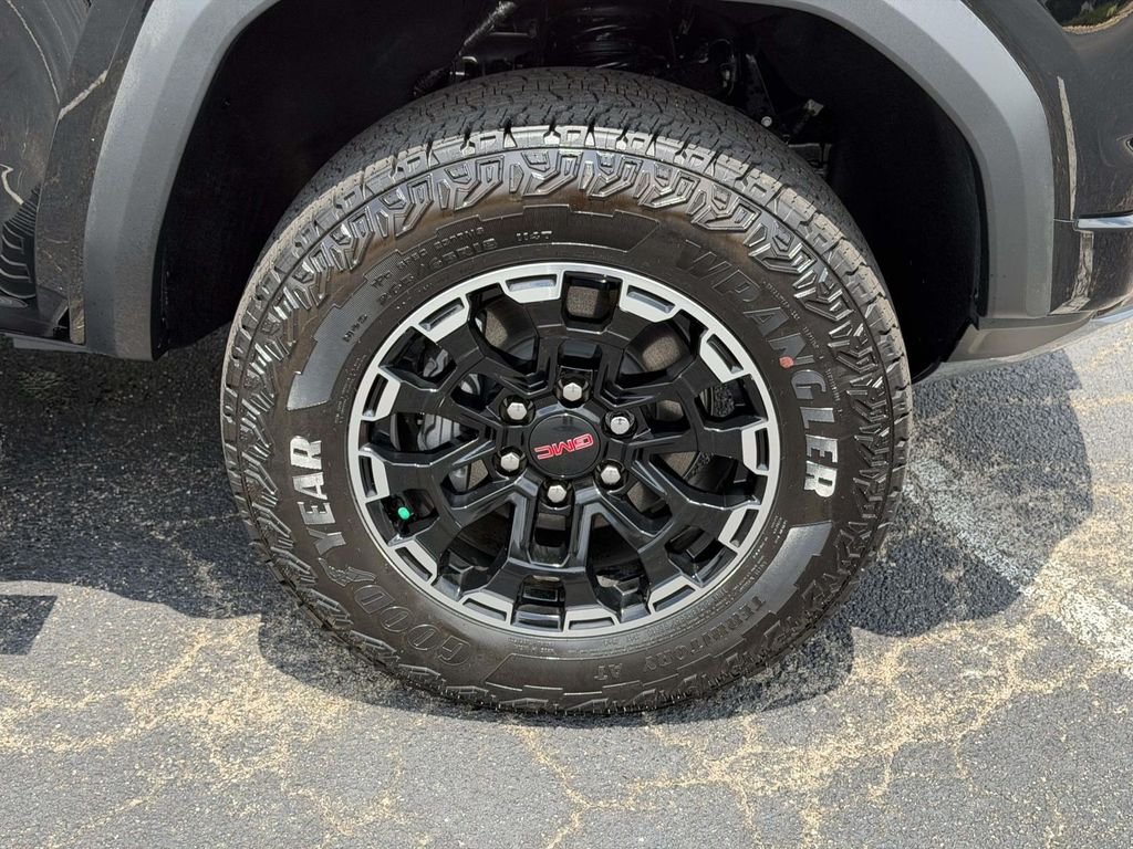2026 GMC Canyon AT4 - Photo 25