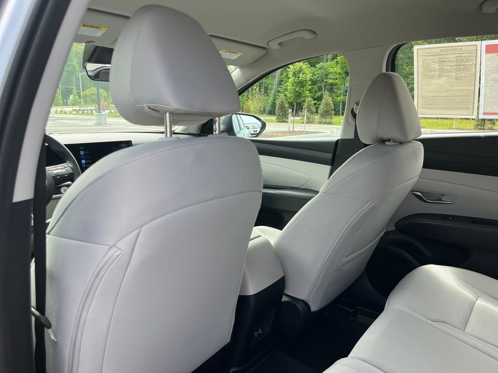 Used 2026 Shimmering Silver Hyundai SE image 24