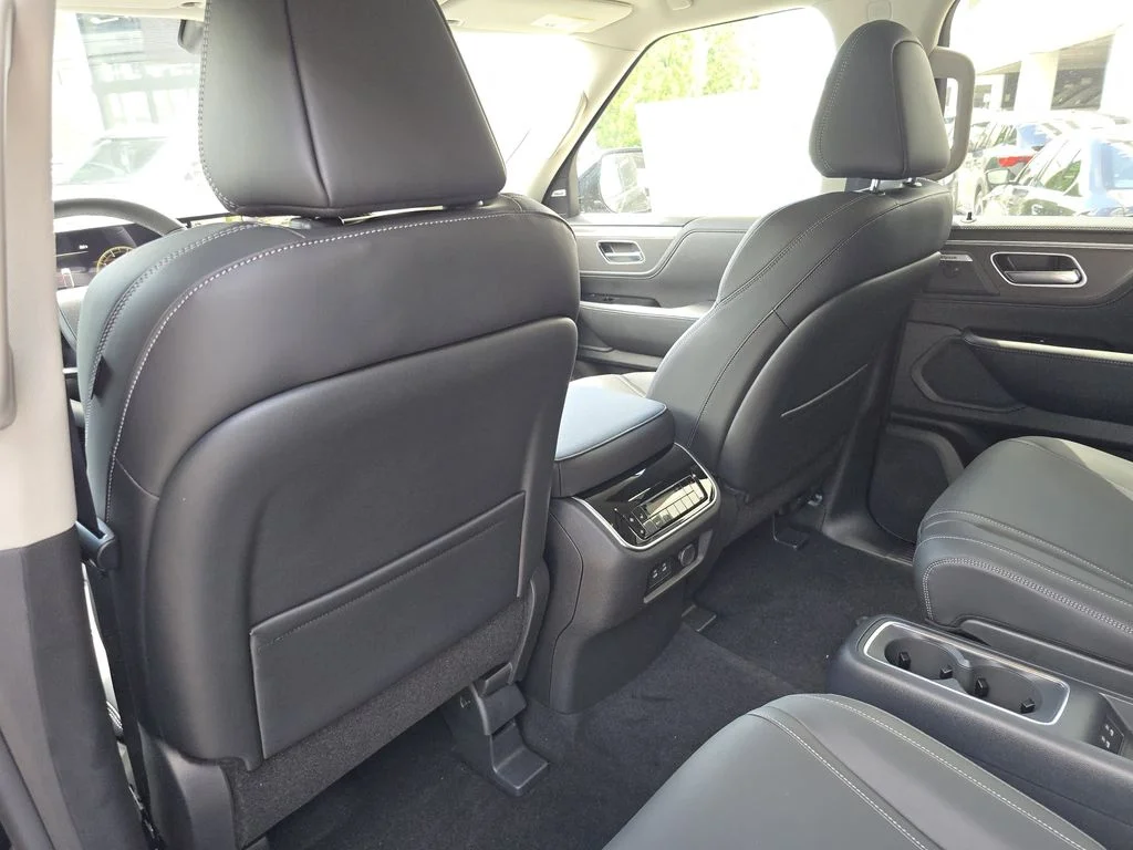 New 2026 RADIANT WHITE INFINITI Luxe 2WD image 11
