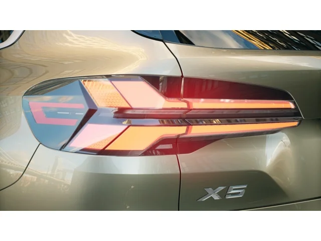 New 2026 Manhattan Green Metallic BMW xDrive40i image 8