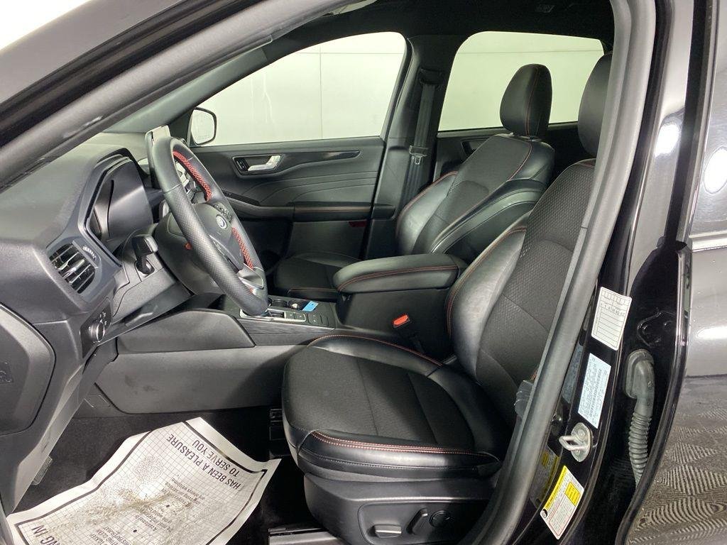 Used 2025 Agate Black Metallic Ford ST-Line image 13