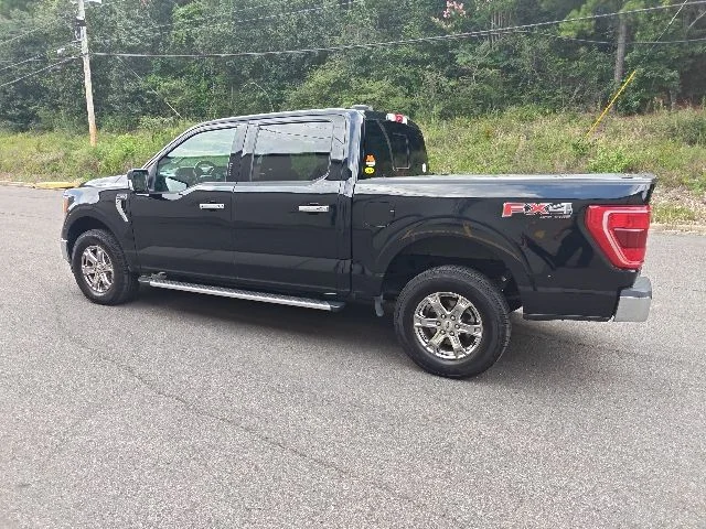 Used 2022 Black Ford XLT image 4