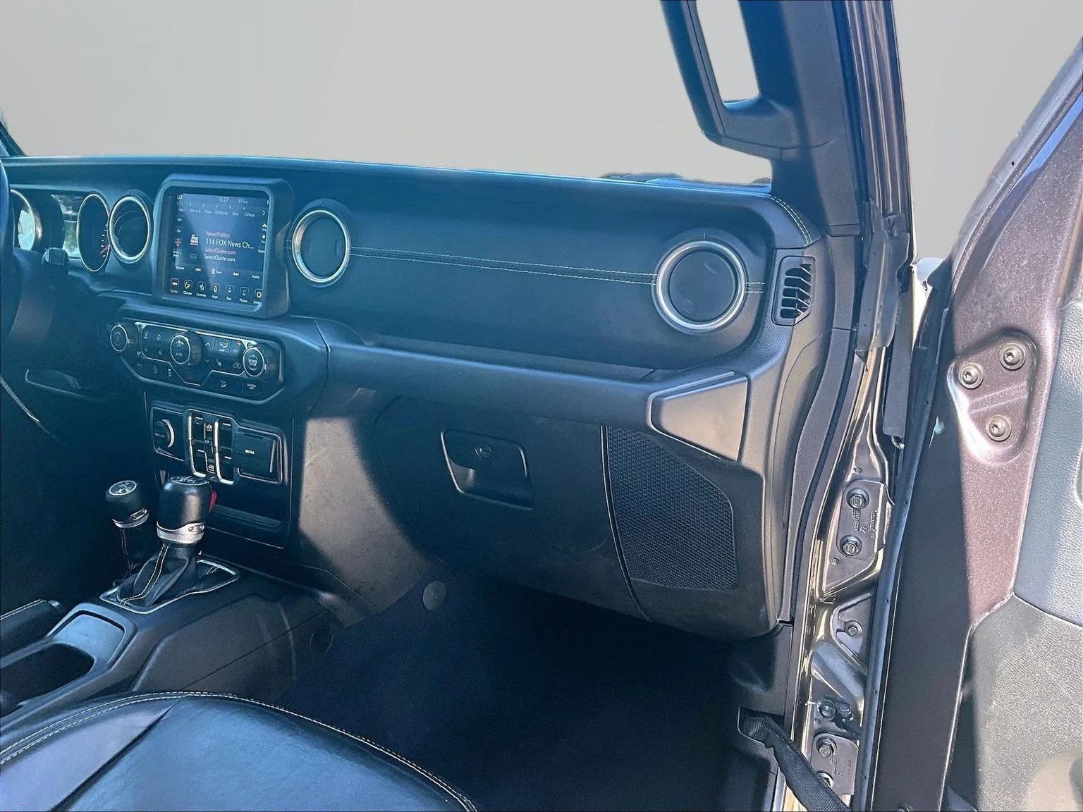 Used 2018 Gray Jeep Unlimited Sahara image 17