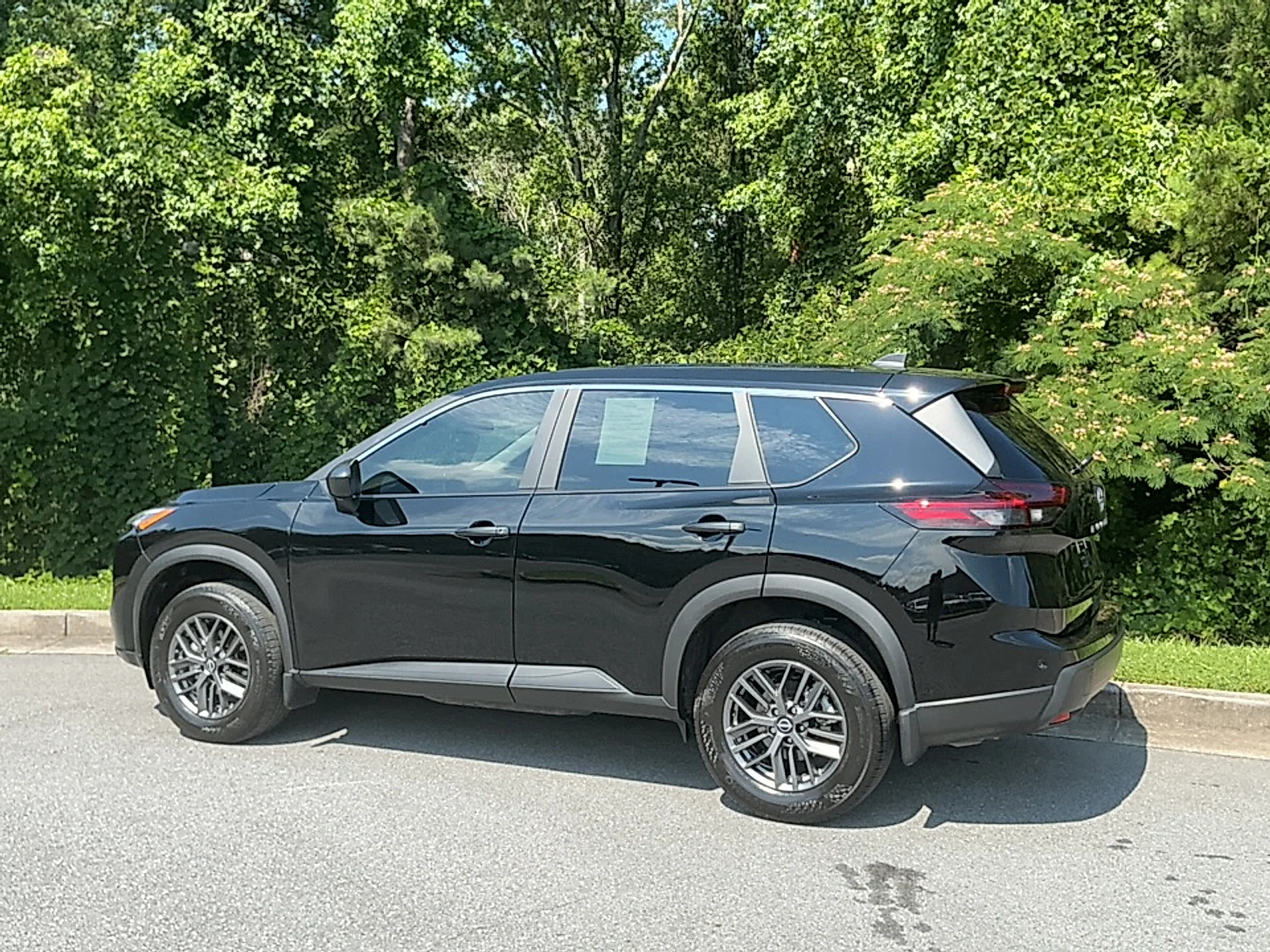 Used 2026  Nissan S image 3