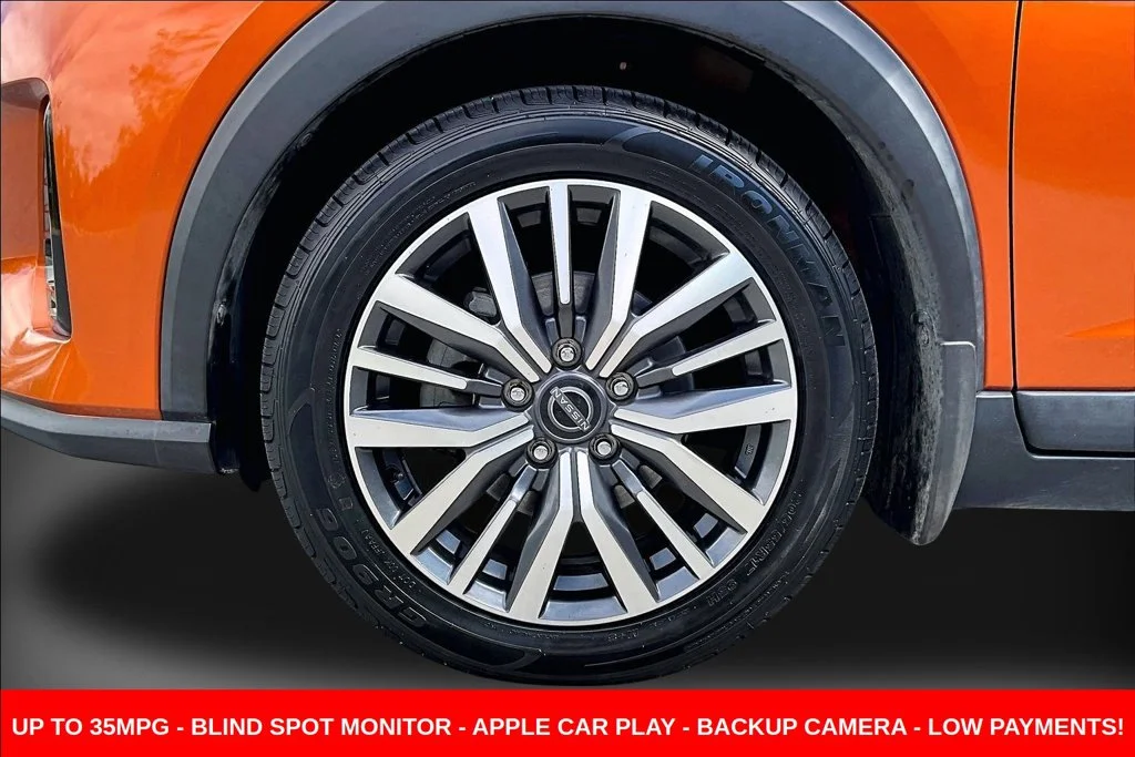 Used 2023 Orange Nissan SR image 37