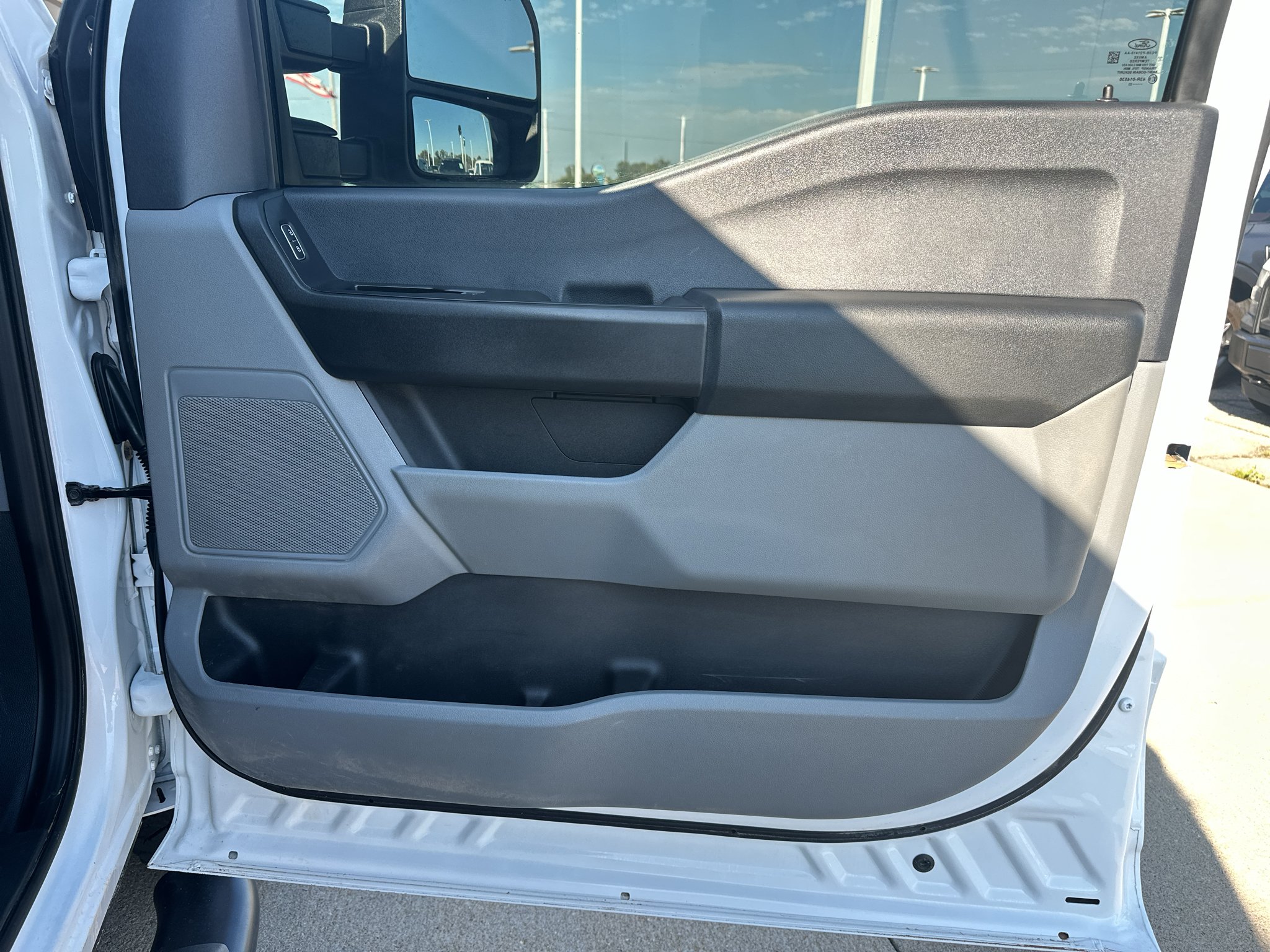 Used 2023 Oxford White Ford XL image 29