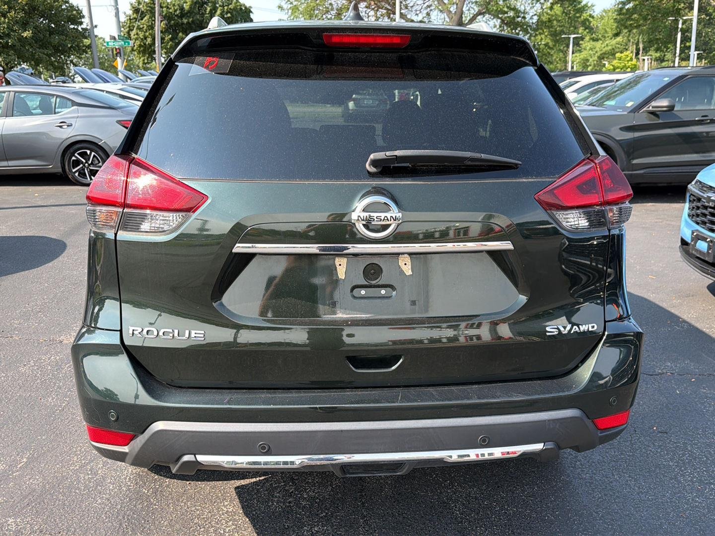 Used 2020 Midnight Pine Metallic Nissan SV image 4