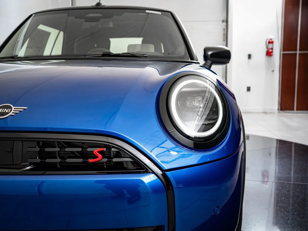 Certified Used 2026 Blazing Blue Metallic MINI Iconic image 17