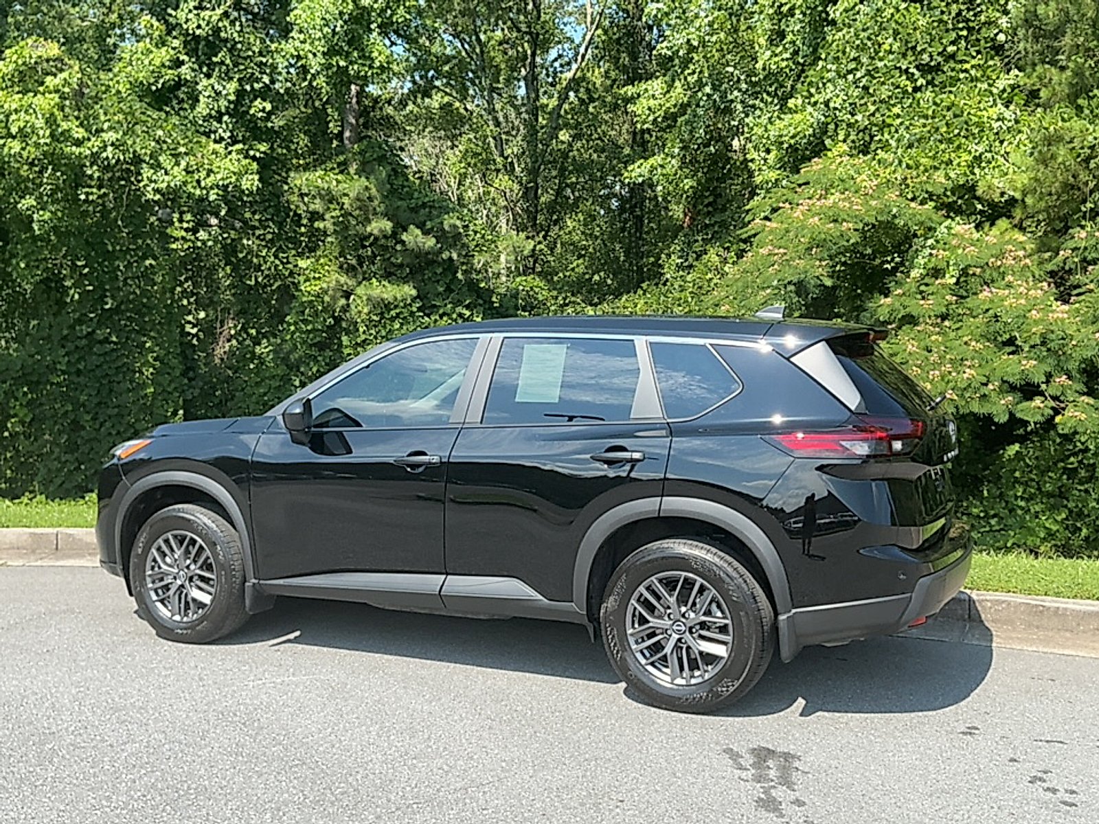Used 2026  Nissan S image 3
