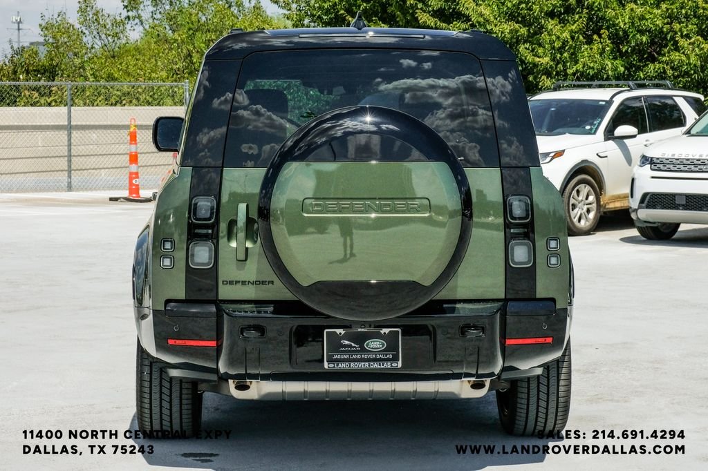 New 2026 Woolstone Green Metallic Land Rover X-Dynamic SE image 11