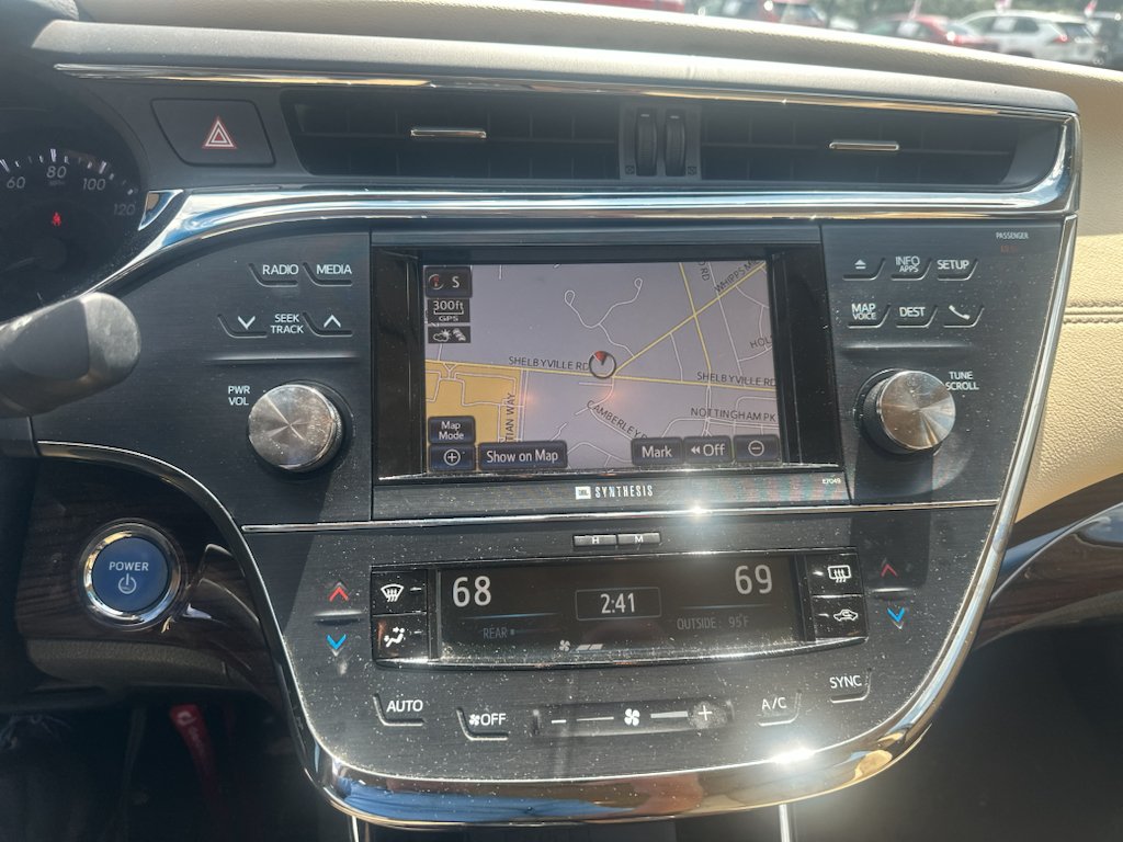 Used 2014  Toyota  image 9