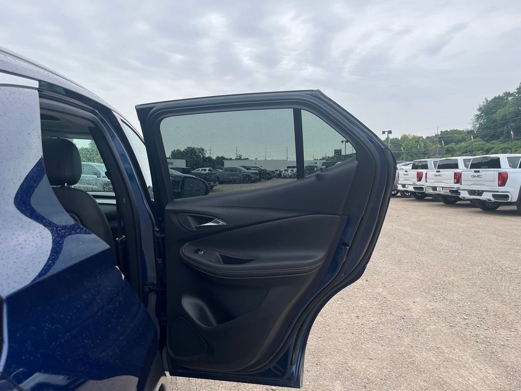 Used 2023 Sapphire Buick Essence image 34