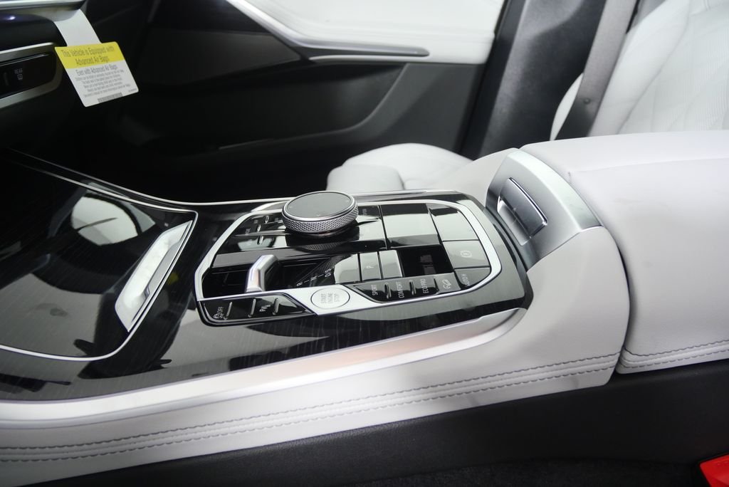 New 2026 Carbon Black Metallic BMW xDrive40i image 21
