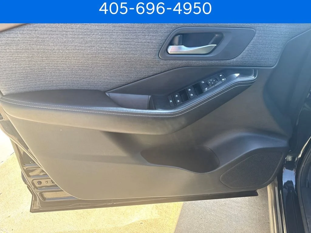Pre-Owned 2022 Nissan Rogue SV