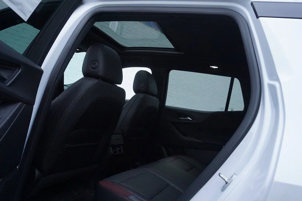New 2026 Polar White Tricoat Chevrolet RS image 28